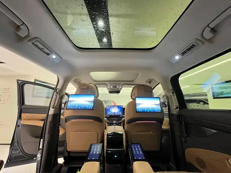 BYD D9 BYD D9 2022 DM-i 970 4WD Flagship Model 2023 — миниатюра 4