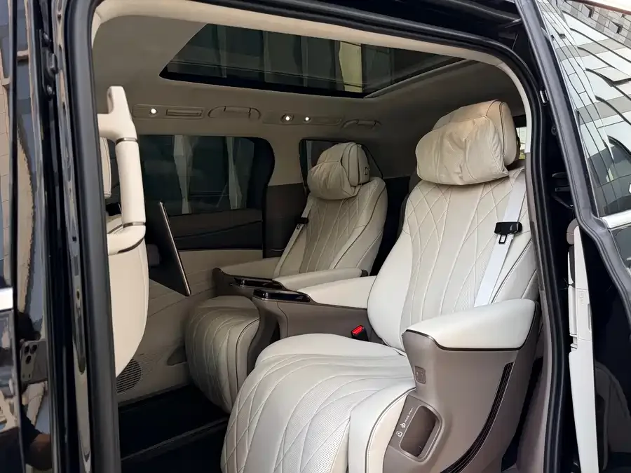 BYD D9 BYD D9 2022 DM-i 970 4WD Flagship Model 2023 — миниатюра 4
