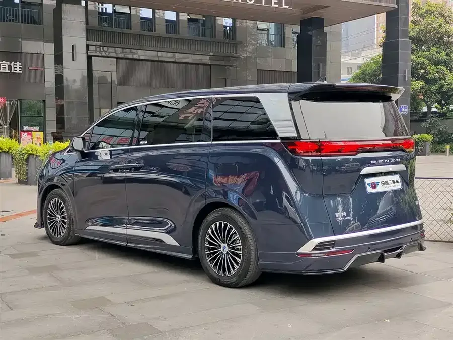 BYD D9 DENZA D9 2022 DM-i 970 4WD Premium Edition 2022 — миниатюра 4