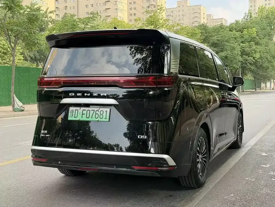 BYD D9 BYD D9 2022 DM-i 970 4WD Flagship Model 2023 — миниатюра 2