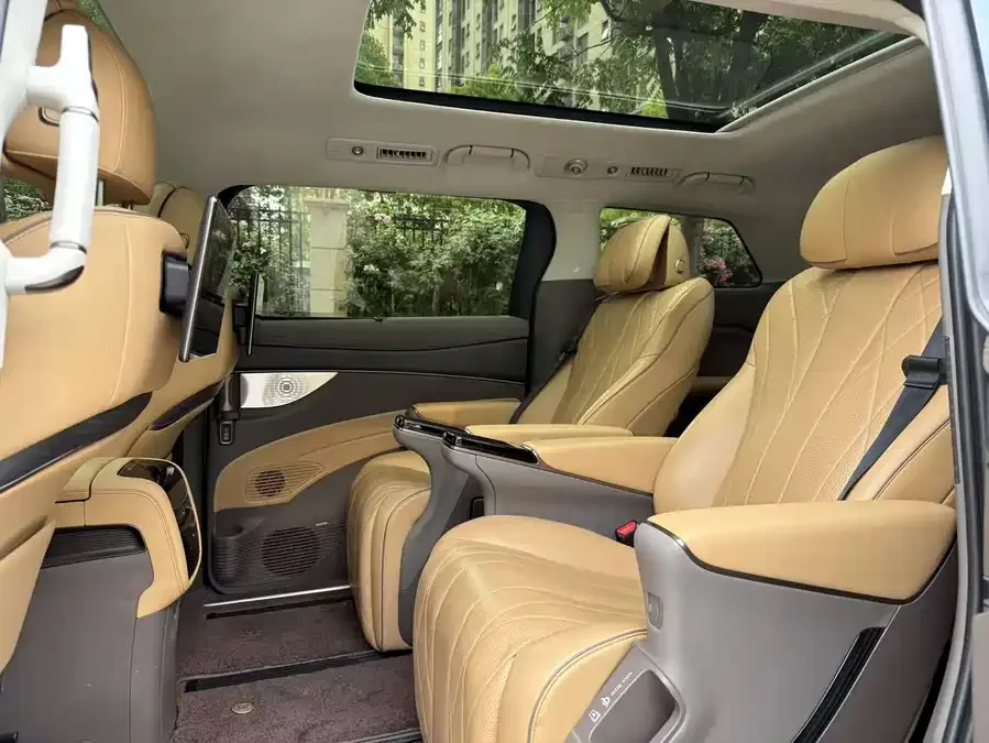 BYD D9 BYD D9 2022 DM-i 970 4WD Flagship Model 2023 — миниатюра 5