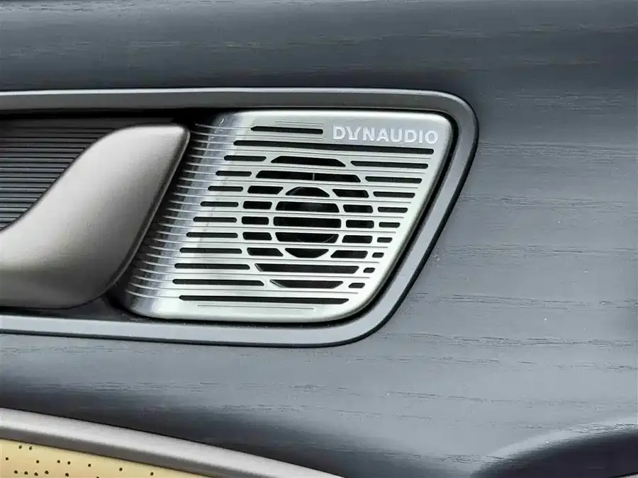 BYD D9 BYD D9 2022 DM-i 970 4WD Flagship Model 2024 — миниатюра 5