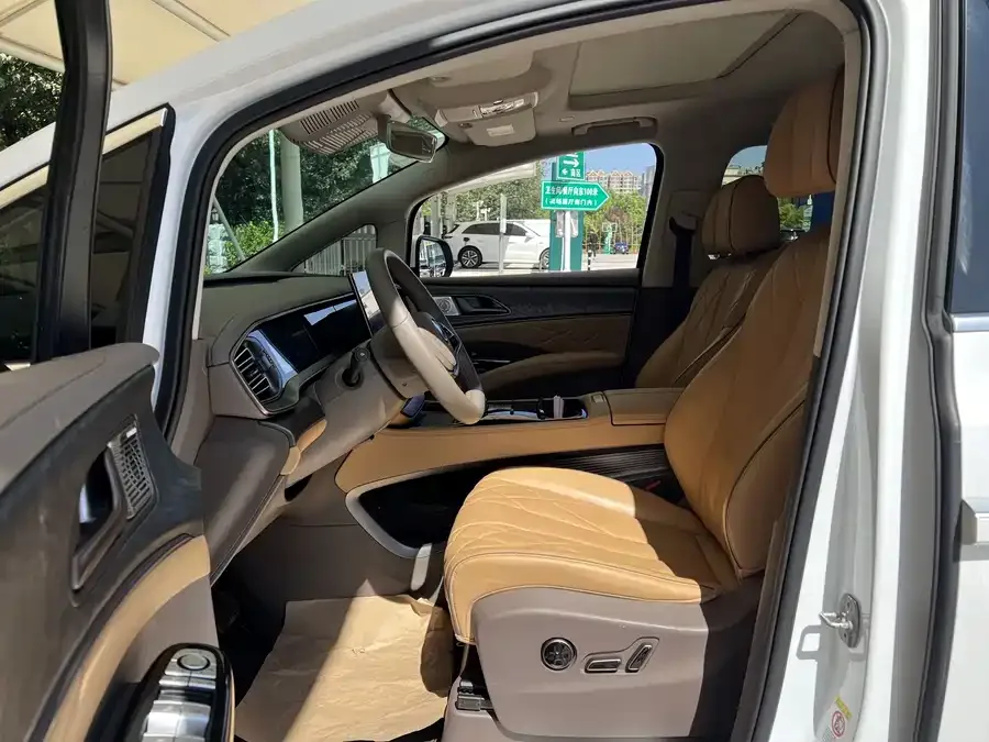 BYD D9 DENZA D9 2022 DM-i 1040 Premium Edition 2023 — миниатюра 3