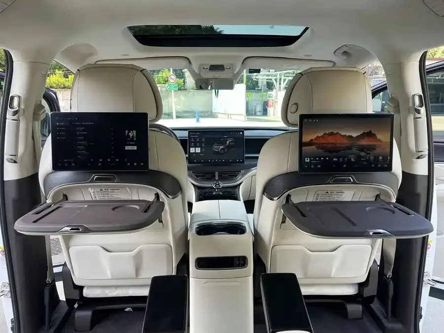 BYD D9 DENZA D9 2024 DM-i 980 4WD Flagship Model 2024 — миниатюра 3