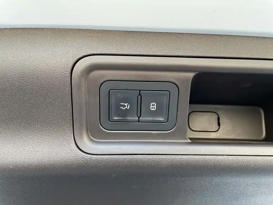 BYD D9 DENZA D9 2024 DM-i 980 4WD Flagship Model 2024 — миниатюра 4