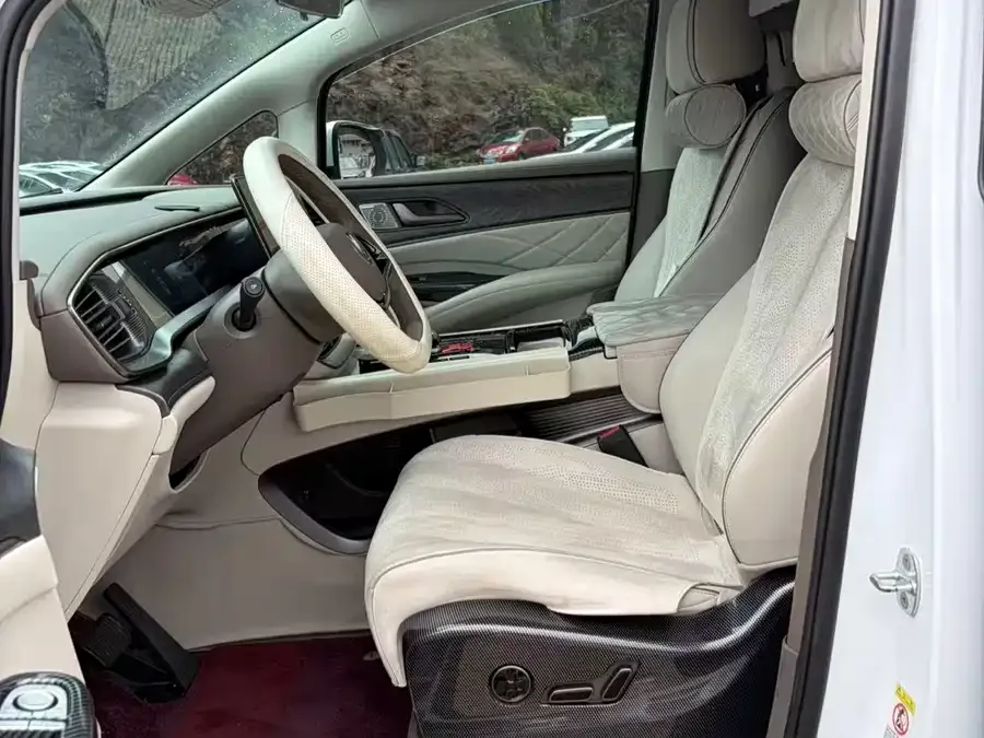 BYD D9 DENZA D9 2022 DM-i 1040 Premium Edition 2023 — миниатюра 4
