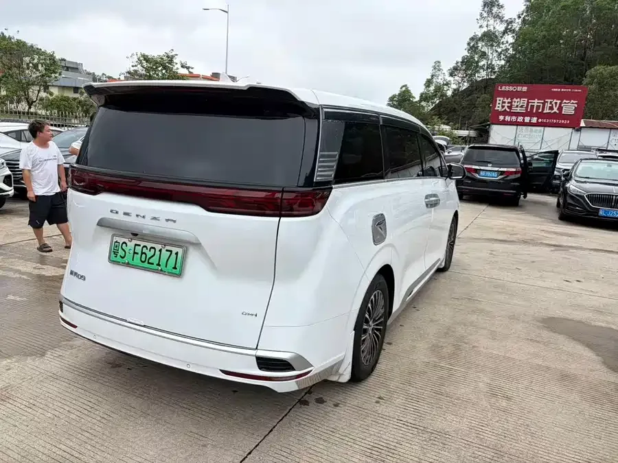 BYD D9 DENZA D9 2022 DM-i 1040 Premium Edition 2023 — миниатюра 5