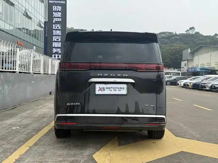 BYD D9 DENZA D9 2024 DM-i 980 4WD Premium Edition 2024 — миниатюра 5