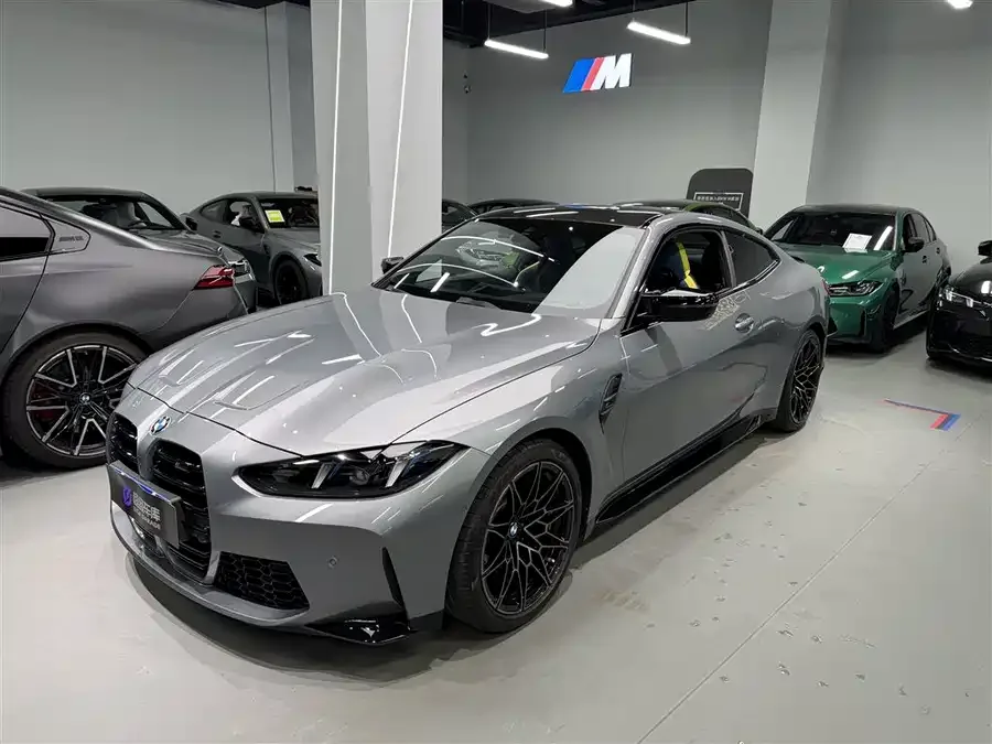 BMW M4 2025