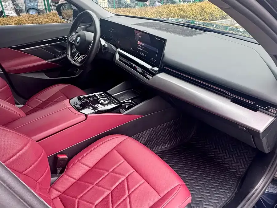 BMW 5 Series BMW 5 Series 2024 525Li M Sports Package 2024 — миниатюра 4