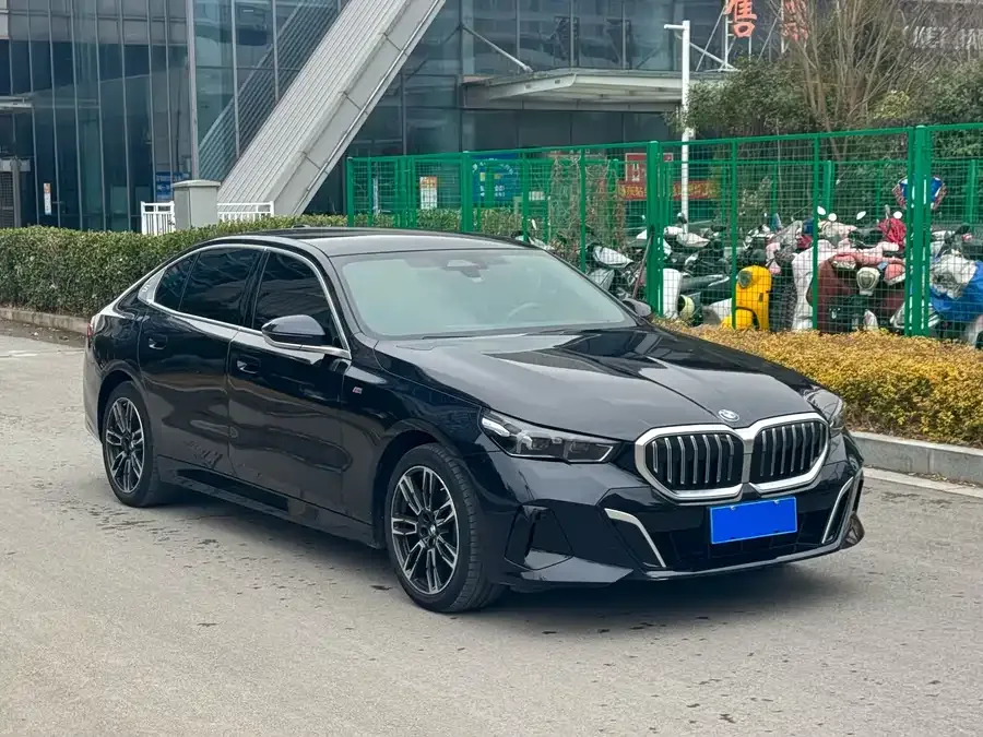 BMW 5 Series BMW 5 Series 2024 525Li M Sports Package 2024 — миниатюра 5