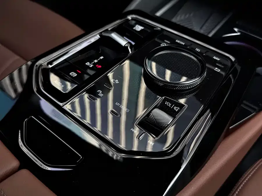 BMW 5 Series BMW 5 Series 2024 525Li M Sports Package 2024 — миниатюра 4