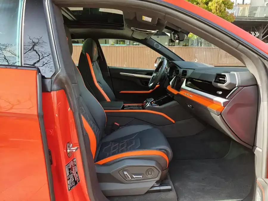 Lamborghini Urus SE Urus SE 2025 4.0T Standard Edition 2026 — миниатюра 4