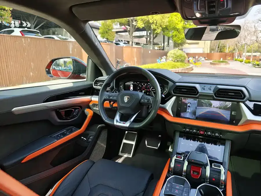 Lamborghini Urus SE Urus SE 2025 4.0T Standard Edition 2026 — миниатюра 5