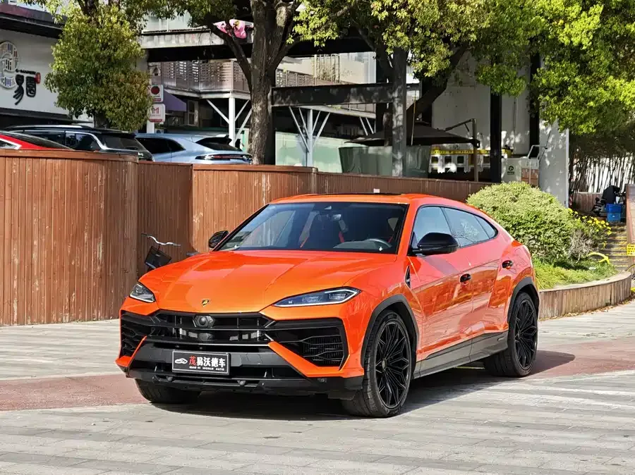 Lamborghini Urus SE 2026