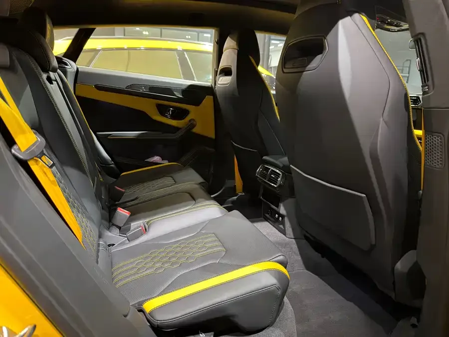 Lamborghini Urus SE Urus SE 2025 4.0T Standard Edition 2026 — миниатюра 3