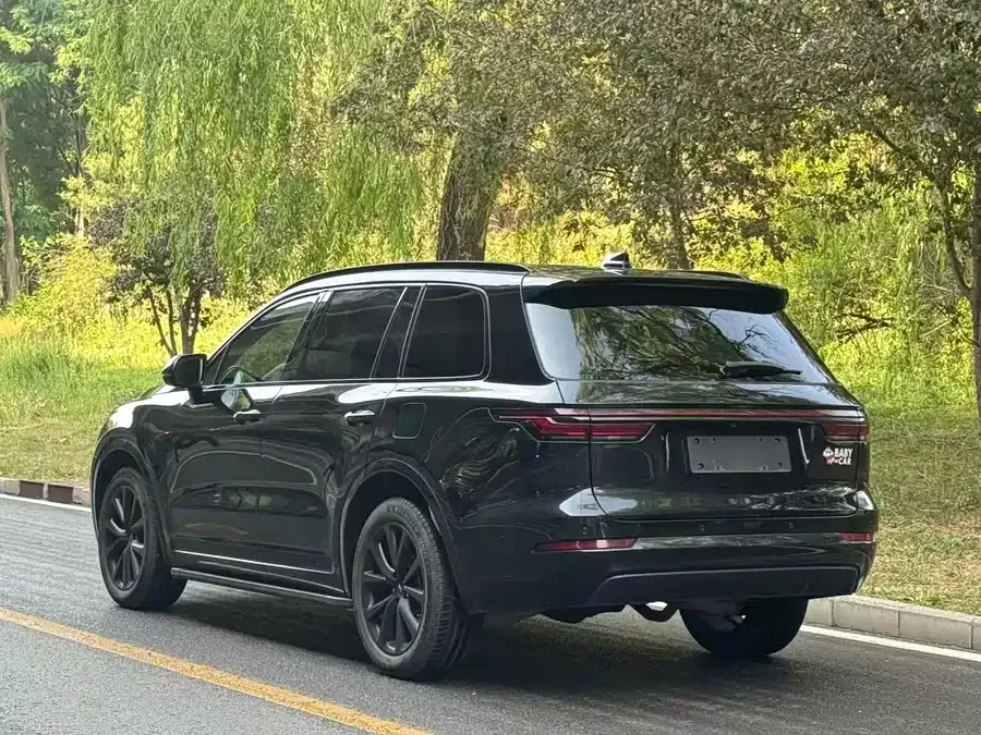 Li Xiang One Ideal ONE 2021 extended range 6-seater version 2022 — миниатюра 4