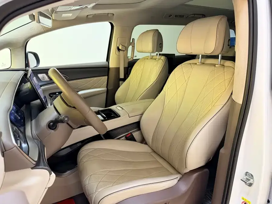 BYD D9 BYD D9 2022 DM-i 970 4WD Flagship Model 2023 — миниатюра 3