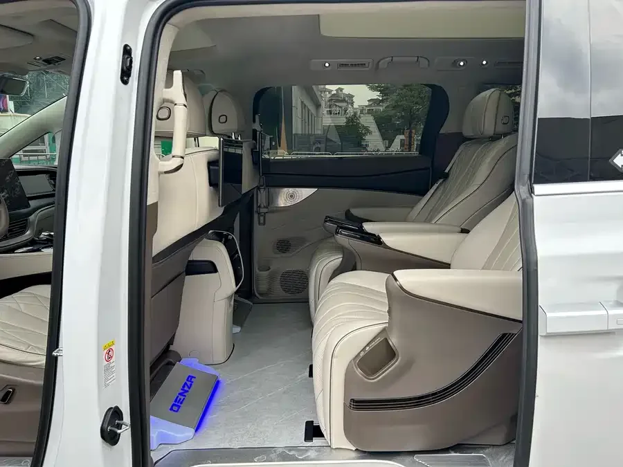 BYD D9 BYD D9 2022 DM-i 970 4WD Flagship Model 2023 — миниатюра 2