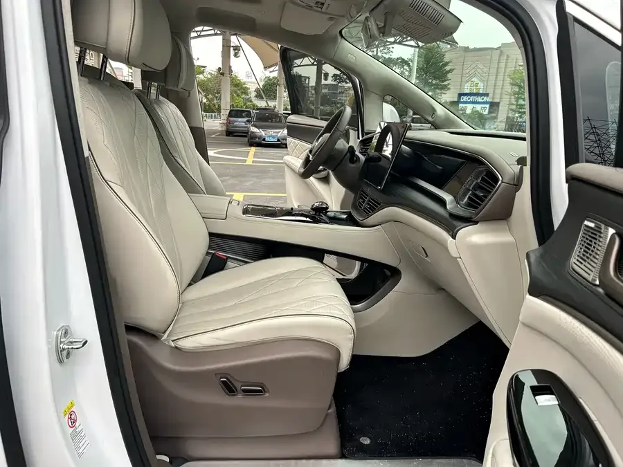 BYD D9 BYD D9 2022 DM-i 970 4WD Flagship Model 2023 — миниатюра 3
