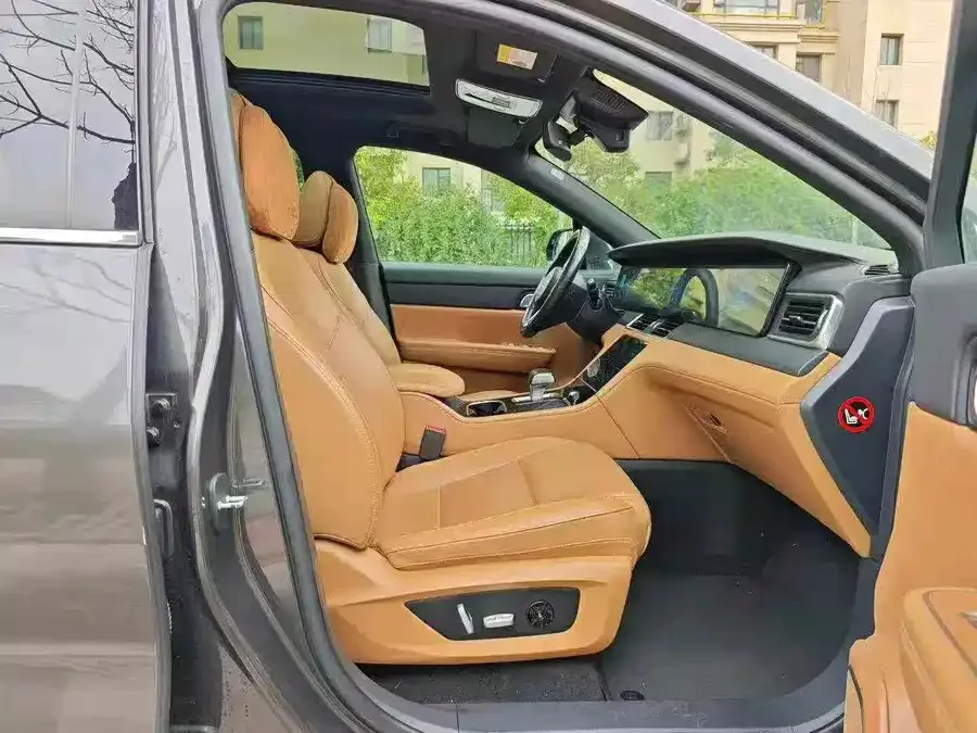 Li Xiang One Ideal ONE 2021 extended range 6-seater version 2022 — миниатюра 4