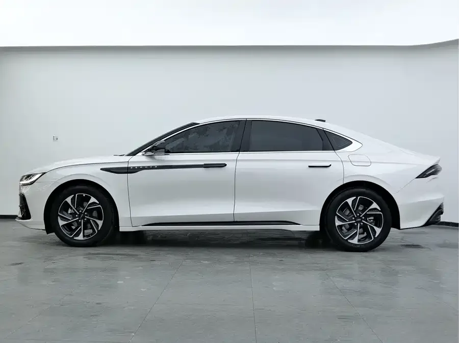 Lincoln Z 2022 facelift i Cool Exclusive Edition 2022 — миниатюра 3