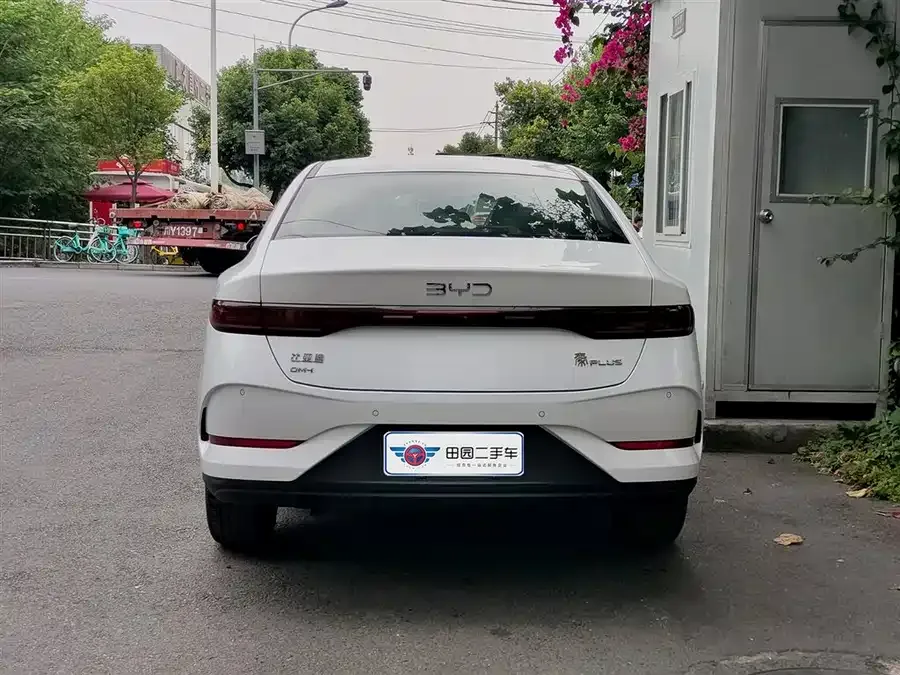 BYD Qin Plus Qin PLUS 2025 DM-i Intelligent Driving Edition 55KM Leading Edition 2025 — миниатюра 2