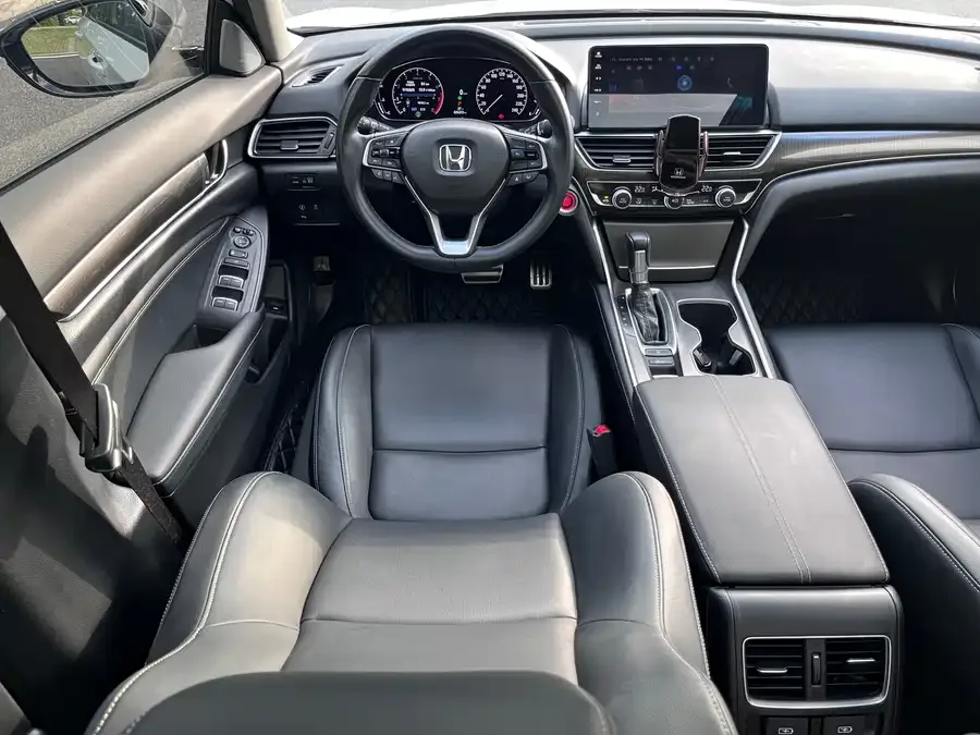 Honda Accord 2022 Accord 260TURBO Fantasy Night Premium Edition 2022 — миниатюра 4