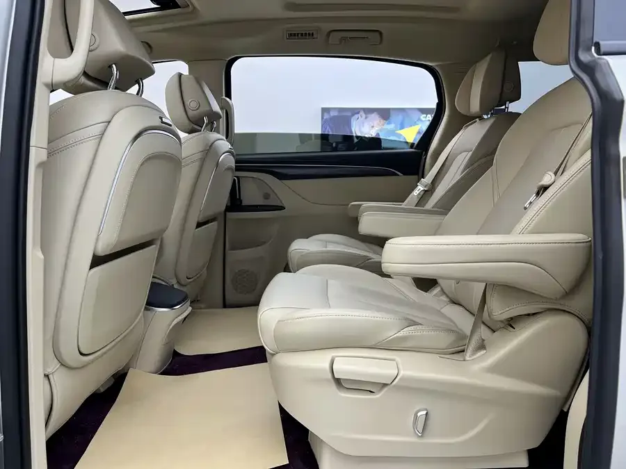 Buick GL8 2023 ES Lu Zun Premium Edition 2022 — миниатюра 2