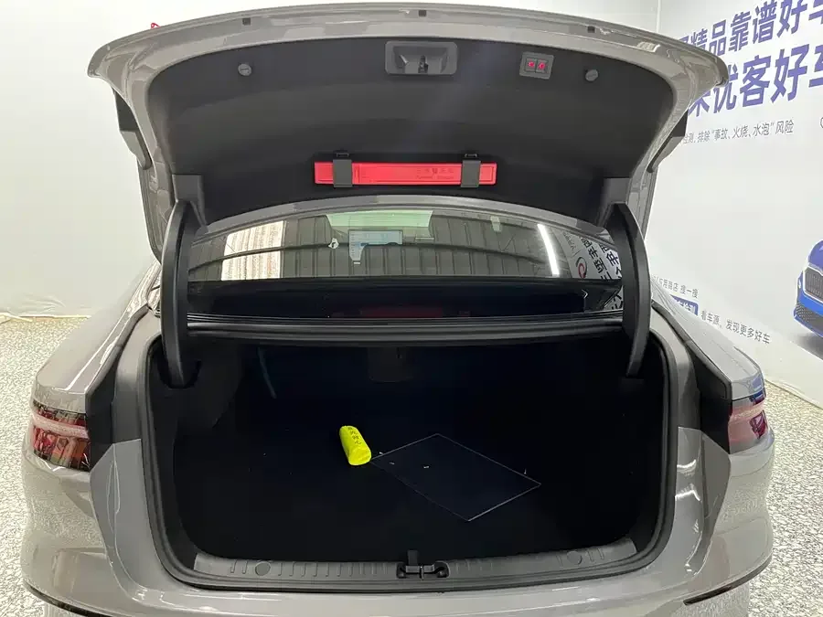 BYD Second-hand Han 2025 DM-i Intelligent Driving Edition 125KM LiDAR Flagship Model 2025 — миниатюра 4