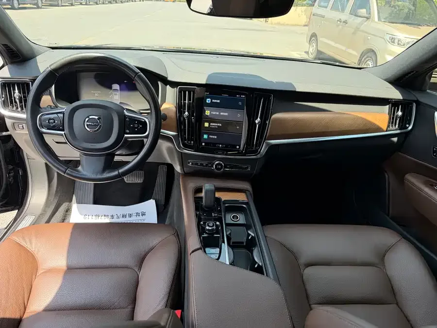 Volvo S90 2021 B5 Zhiya Luxury Edition 2022 — миниатюра 3