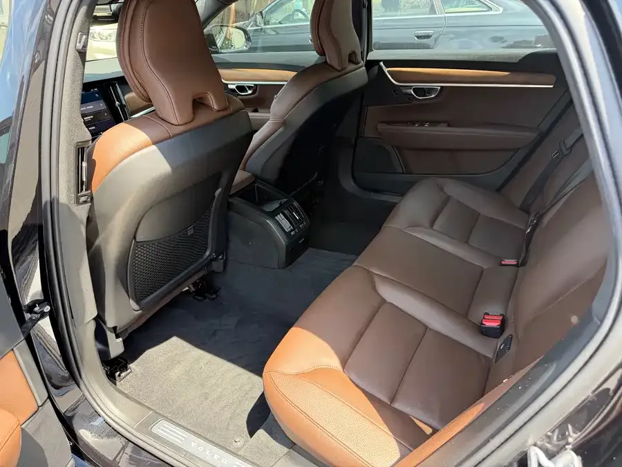 Volvo S90 2021 B5 Zhiya Luxury Edition 2022 — миниатюра 5