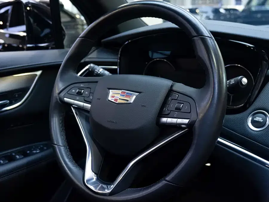 Cadillac XT6 2022 2.0T 7-seat 4WD Fashion Edition 2023 — миниатюра 5