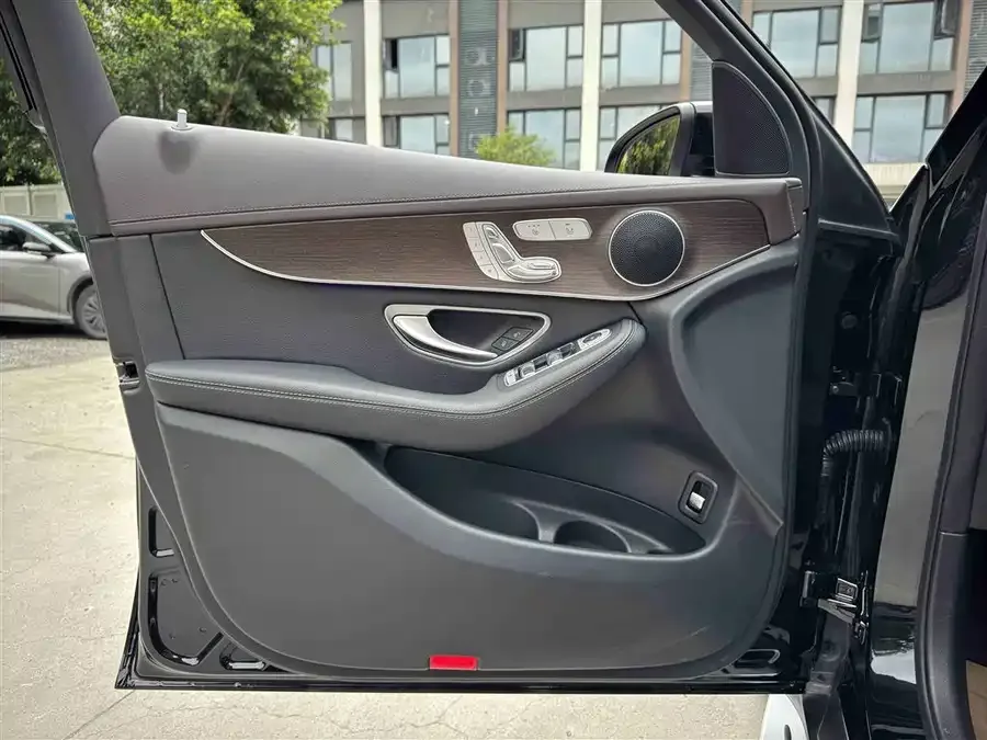 Mercedes-Benz GLC-Class Mercedes-Benz GLC 2022 facelift GLC 300 L 4MATIC Dynamic Collector's Edition 2022 — миниатюра 4
