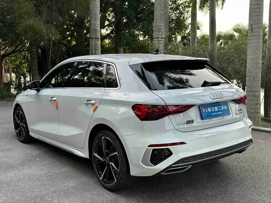 Audi A3 2022 Sportback 35 TFSI stylish and sporty 2022 — миниатюра 2