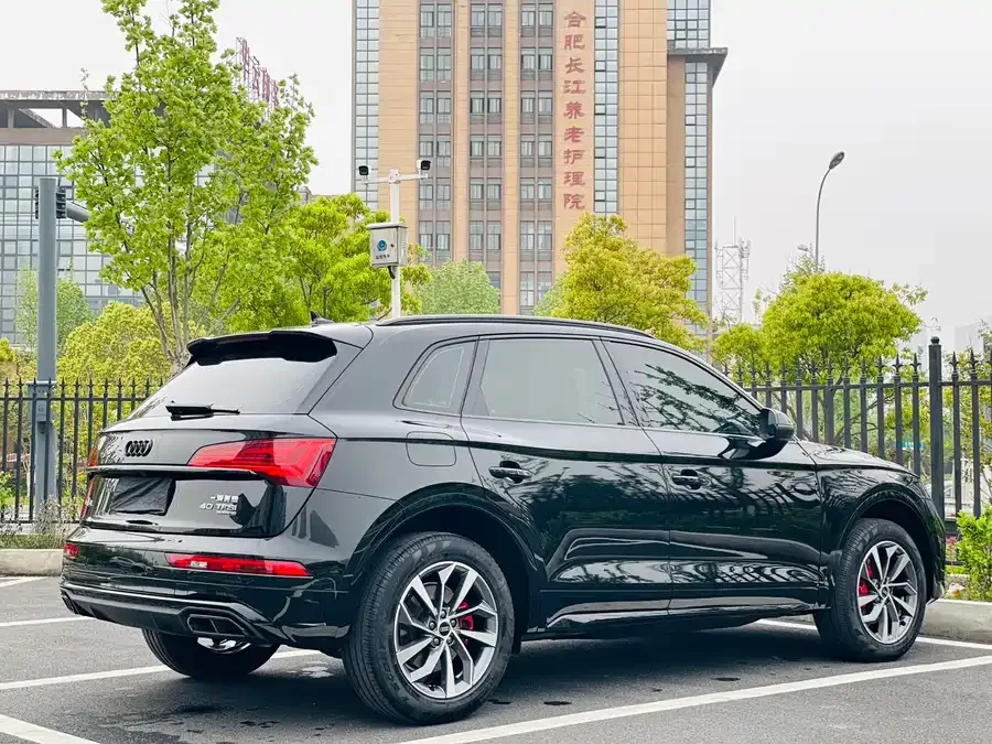 Audi Q5L 2025 40 TFSI Luxury Dynamic Edition 2025 — миниатюра 3