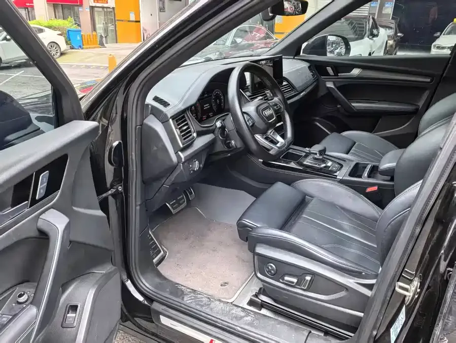 Audi Q5L 2024 40 TFSI Luxury Dynamic Edition 2024 — миниатюра 4