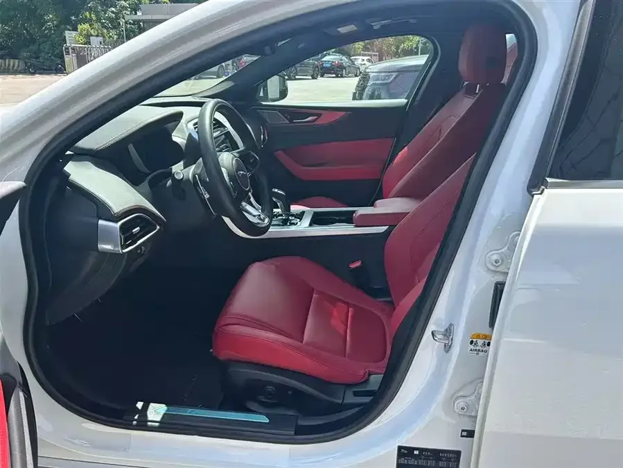 Jaguar XEL 2024 2.0T 250PS R-DYNAMIC S aggressive sports version 2025 — миниатюра 3