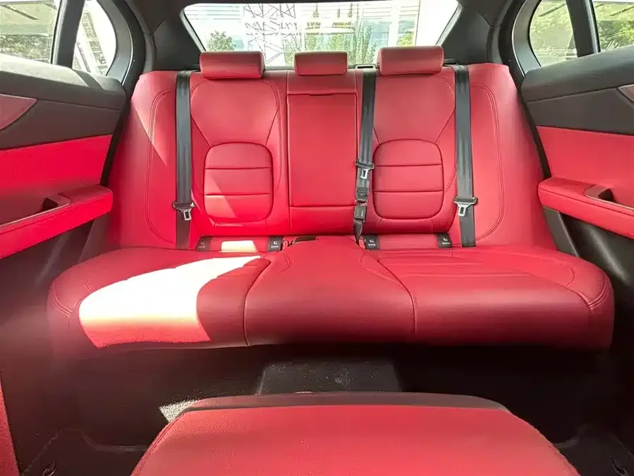 Jaguar XEL 2024 2.0T 250PS R-DYNAMIC S aggressive sports version 2025 — миниатюра 4