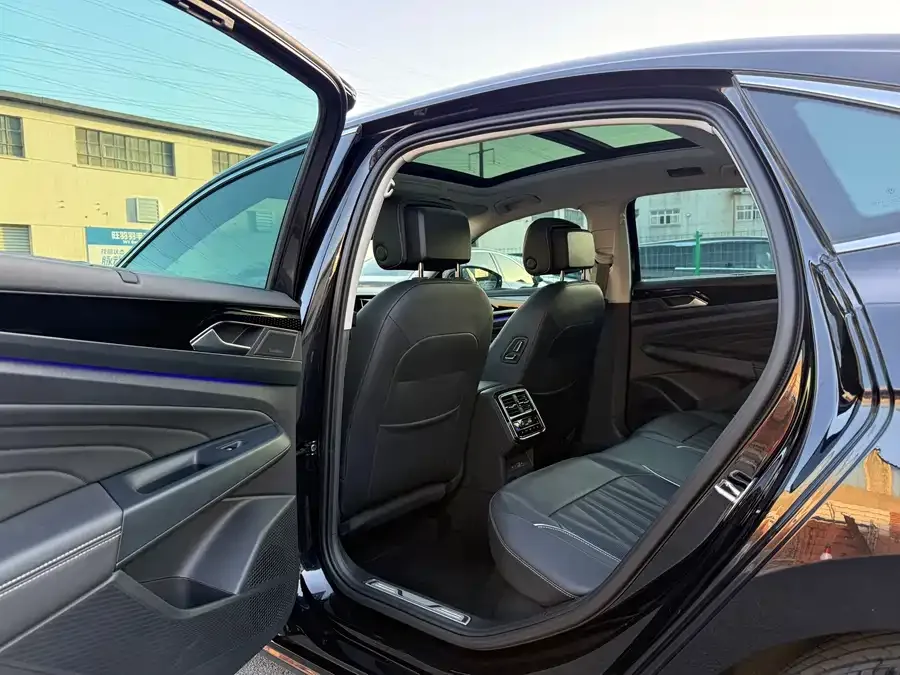 Volkswagen Passat Passat 2022 380TSI Flagship Edition 2022 — миниатюра 2