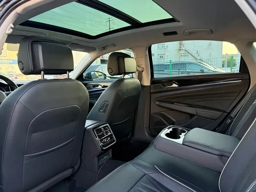 Volkswagen Passat Passat 2022 380TSI Flagship Edition 2022 — миниатюра 5