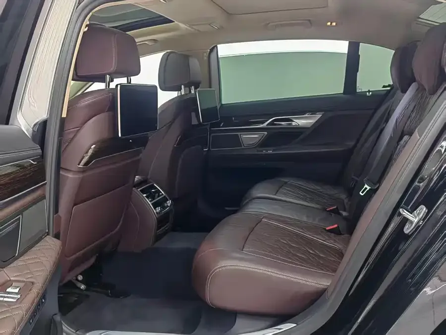 BMW 7 Series BMW 7 Series 2021 740Li Exclusive Luxury Package 2022 — миниатюра 5