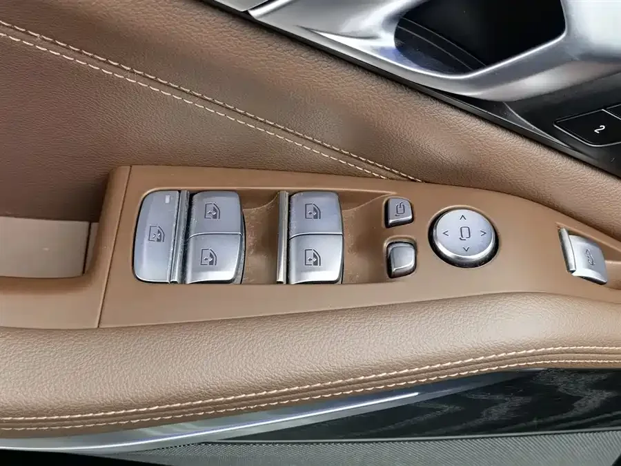 BMW X7 2022 xDrive40i Leading Luxury Package 2022 — миниатюра 3