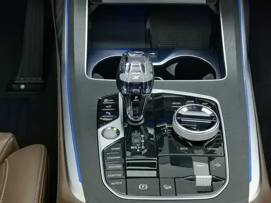 BMW X7 2022 xDrive40i Leading Luxury Package 2022 — миниатюра 4