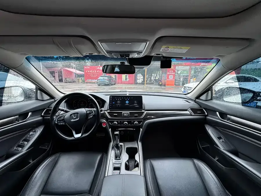 Honda Accord 2022 Accord 260TURBO Fantasy Night Premium Edition 2023 — миниатюра 5