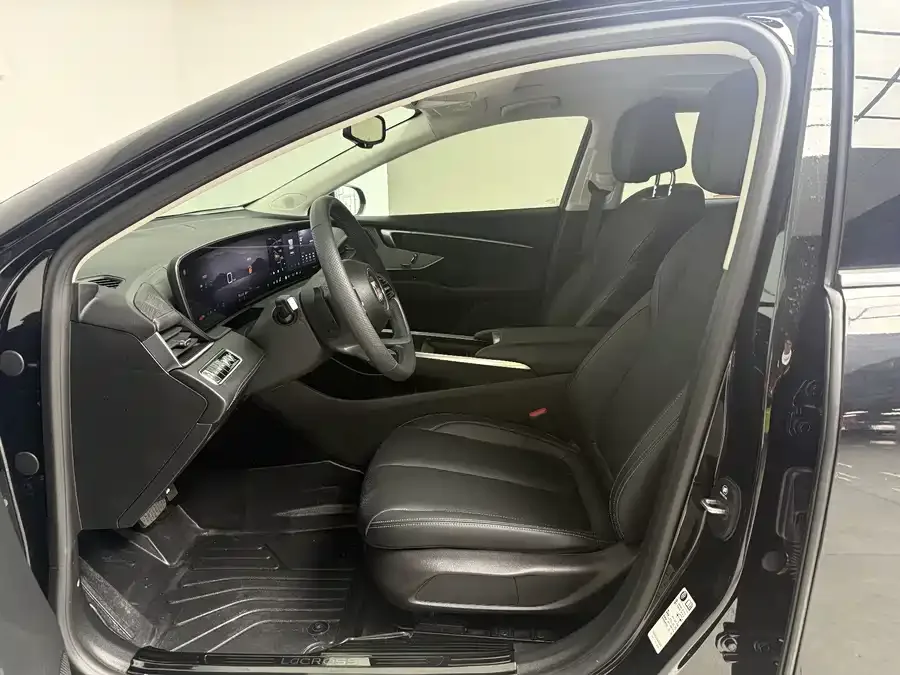 Buick LaCrosse LaCrosse 2025 28T Platinum Edition 2025 — миниатюра 4
