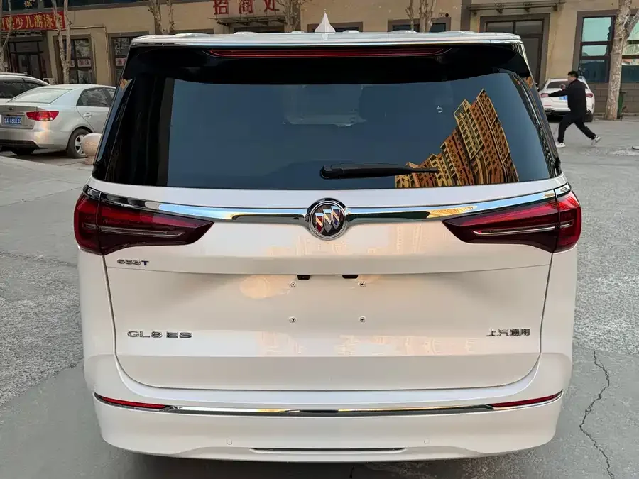 Buick GL8 2023 ES Lu Zun Premium Edition 2023 — миниатюра 2