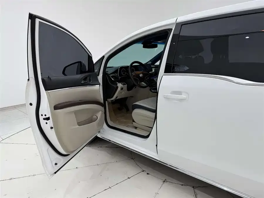 Buick GL8 2023 Land Business Class Comfort Edition 2023 — миниатюра 4
