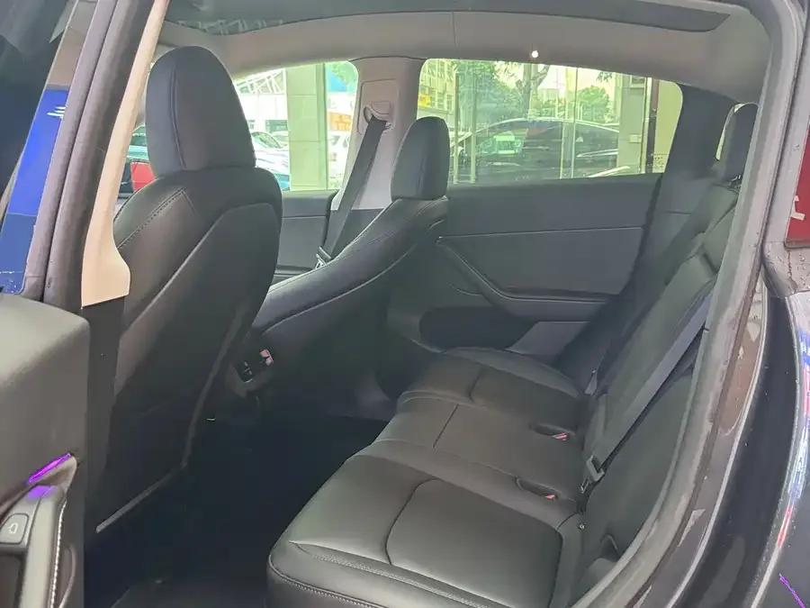 Tesla Model Y Model Y 2024 rear-wheel drive version 2024 — миниатюра 2