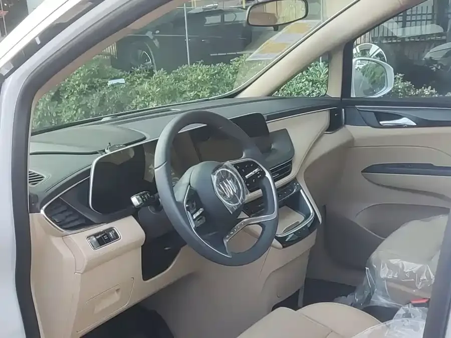 Buick GL8 2025 Land Business Class First Edition 2026 — миниатюра 3